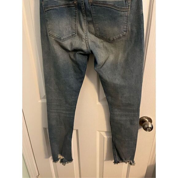 Express Jeans NWOT Ultimate Ankle. Size 6 - Picture 8 of 8